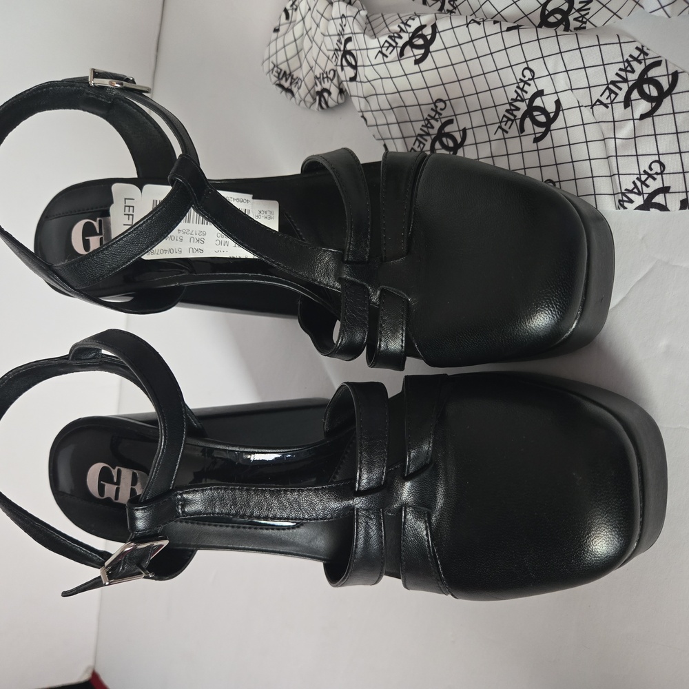 Gianni Bini Leather Platform Heels Size 8